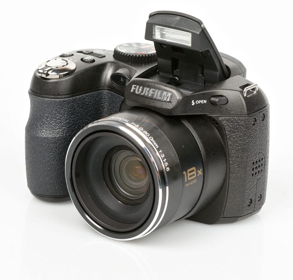 FujiFilm FinePix S2500HD